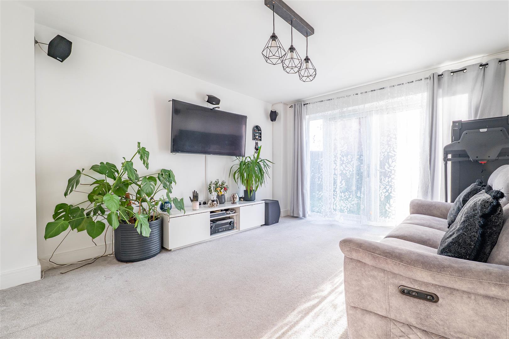 3 bed property in Meadow Close, Chorley